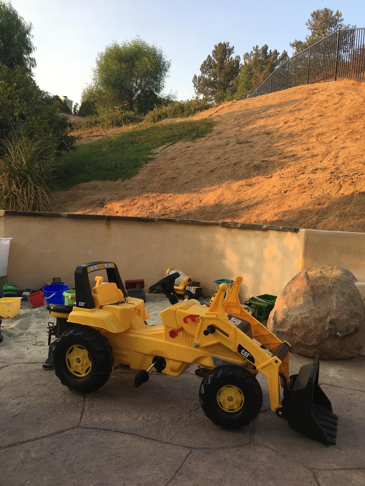 rolly toys CAT Construction Pedal Tractor: Backhoe Loader (Front Loader and Excavator/Digger), Youth Ages 3+ , Yellow customer photo 1