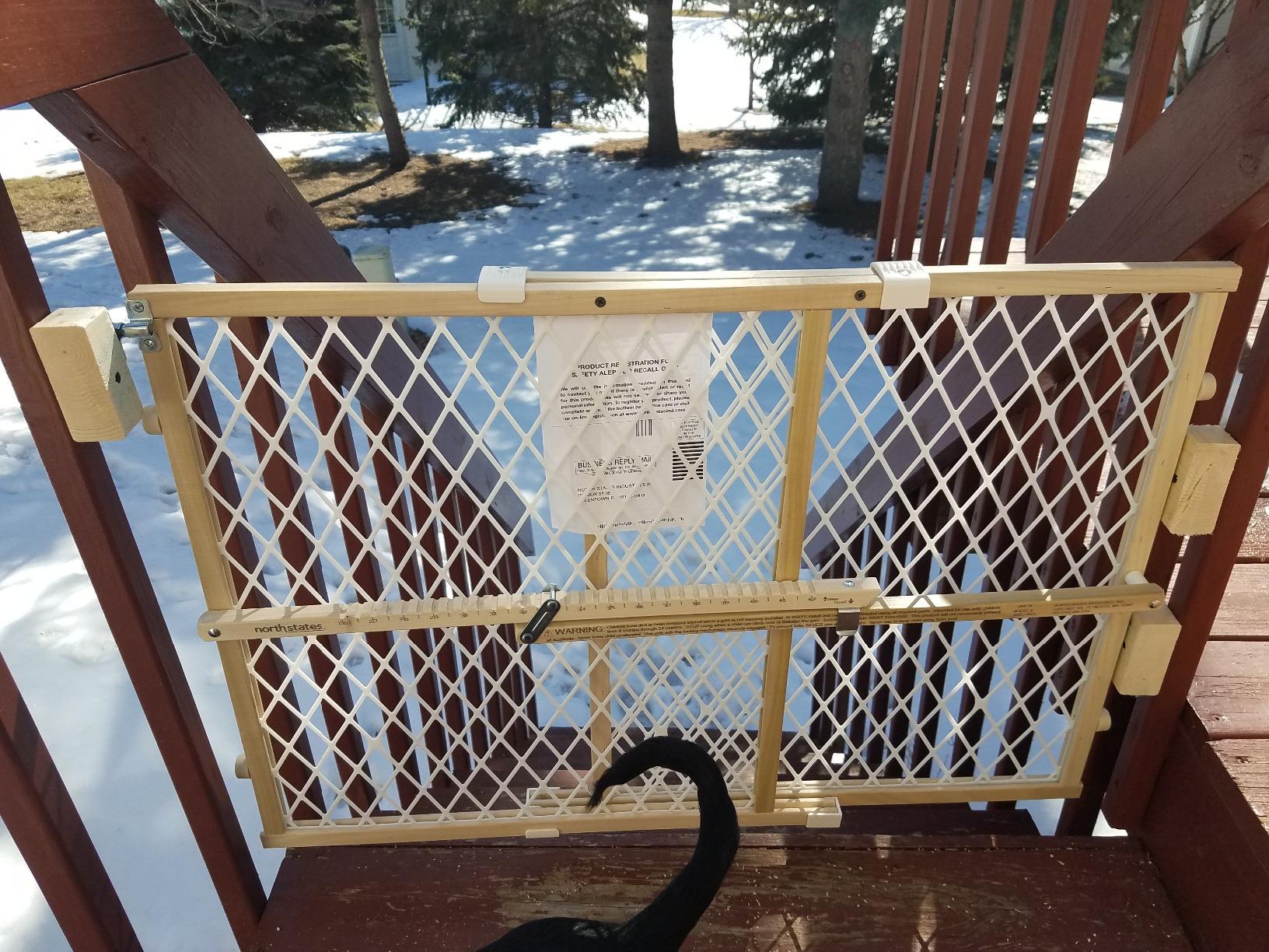 Toddleroo by North States - Diamond Mesh Wooden Baby Gate: Pressure Mounted Baby Gate for Doorways - Adjustable 26.5 to 42 Inches Wide customer photo 1