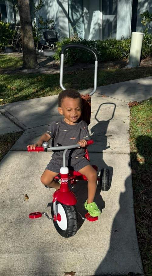 Radio Flyer Deluxe Steer & Stroll Trike - 2-in-1 Parent Steer Tricycle for Kids 2-5 customer photo 2