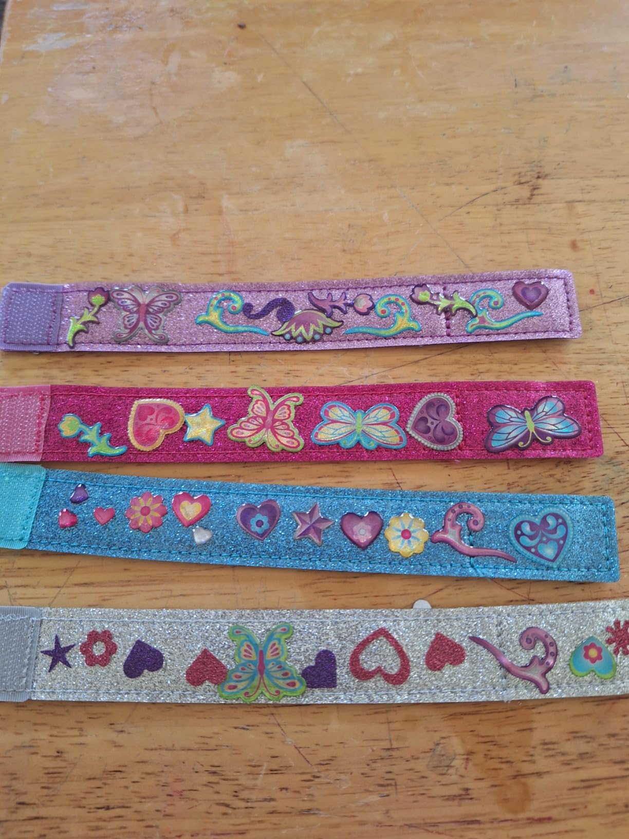 Melissa & Doug Design-Your-Own Bracelets with 100+ Sparkle Gem & Glitter Stickers, Kids Snap Bracelets, Stickers & Jewelry Crafts, Preschool Toys for Girls & Boys Ages 4+ customer photo 2