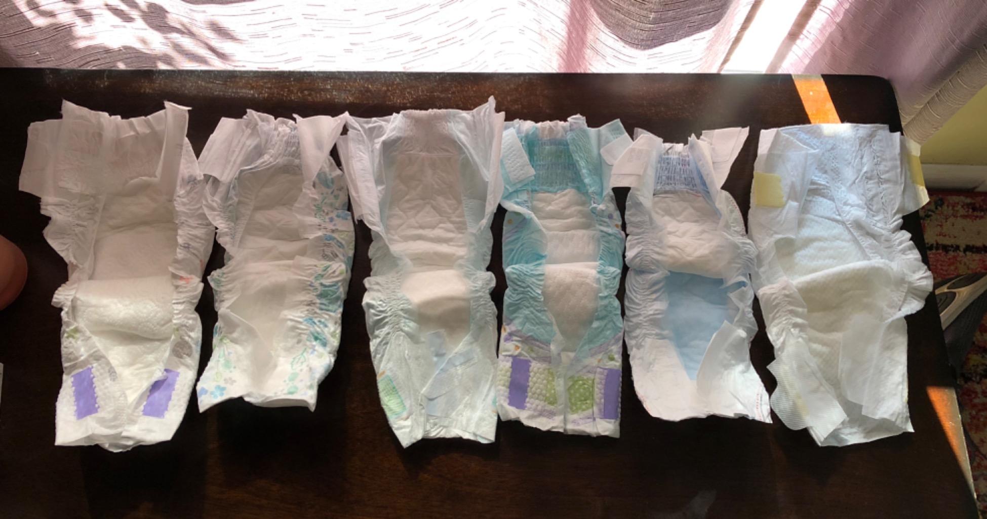 Huggies Newborn Diapers, Little Snugglers Baby Diapers, Size Preemie (up to 6 lbs), 30 Count customer photo 1