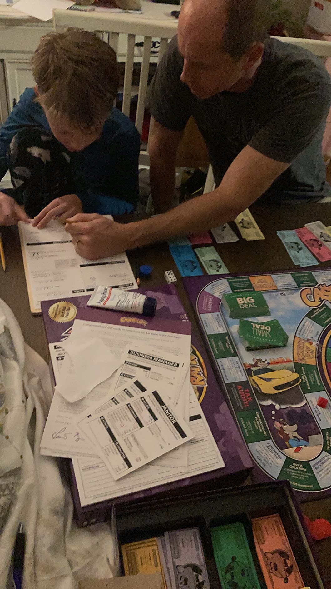 Rich Dad CASHFLOW Board Game, Educational Business & Finance Literacy Game, Ages 14 & Up - Financial Learning Games for Kids, Teens, Adults and Family customer photo 1