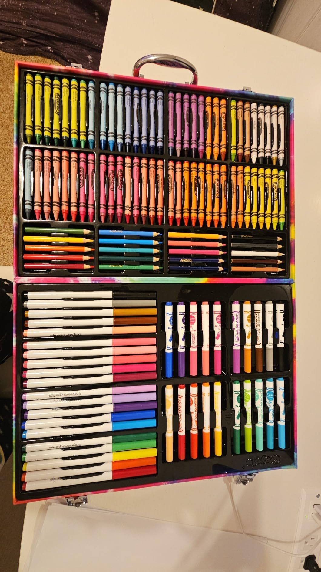 Crayola Inspiration Art Case Coloring Set - Tie-Dye (140ct), Art Supplies Set For Kids, Travel Drawing Kit, Gift for Girls & Boys, Ages 5+ [Amazon Exclusive] customer photo 2