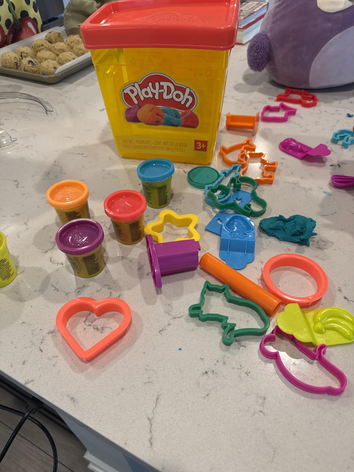 Play-Doh Fun Tub Set, 19 Accessories & Reusable Storage Container, Preschool Toys, Kids Arts & Crafts, Back to School Gifts, Ages 3+ (Amazon Exclusive) customer photo 1