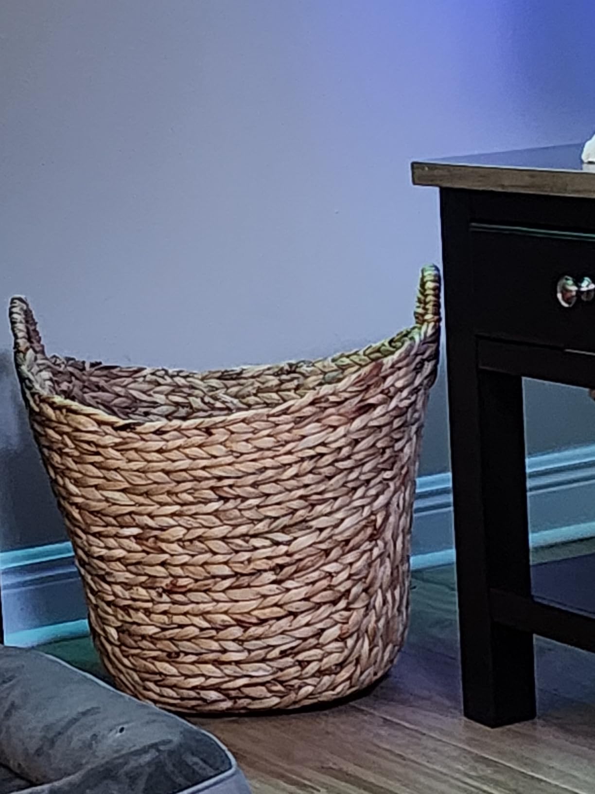 Deco 79 Seagrass Handmade Decorative and Functional Storage Basket Large Woven Basket Organizer with Ring Metal Handles, Basket for Storage 21