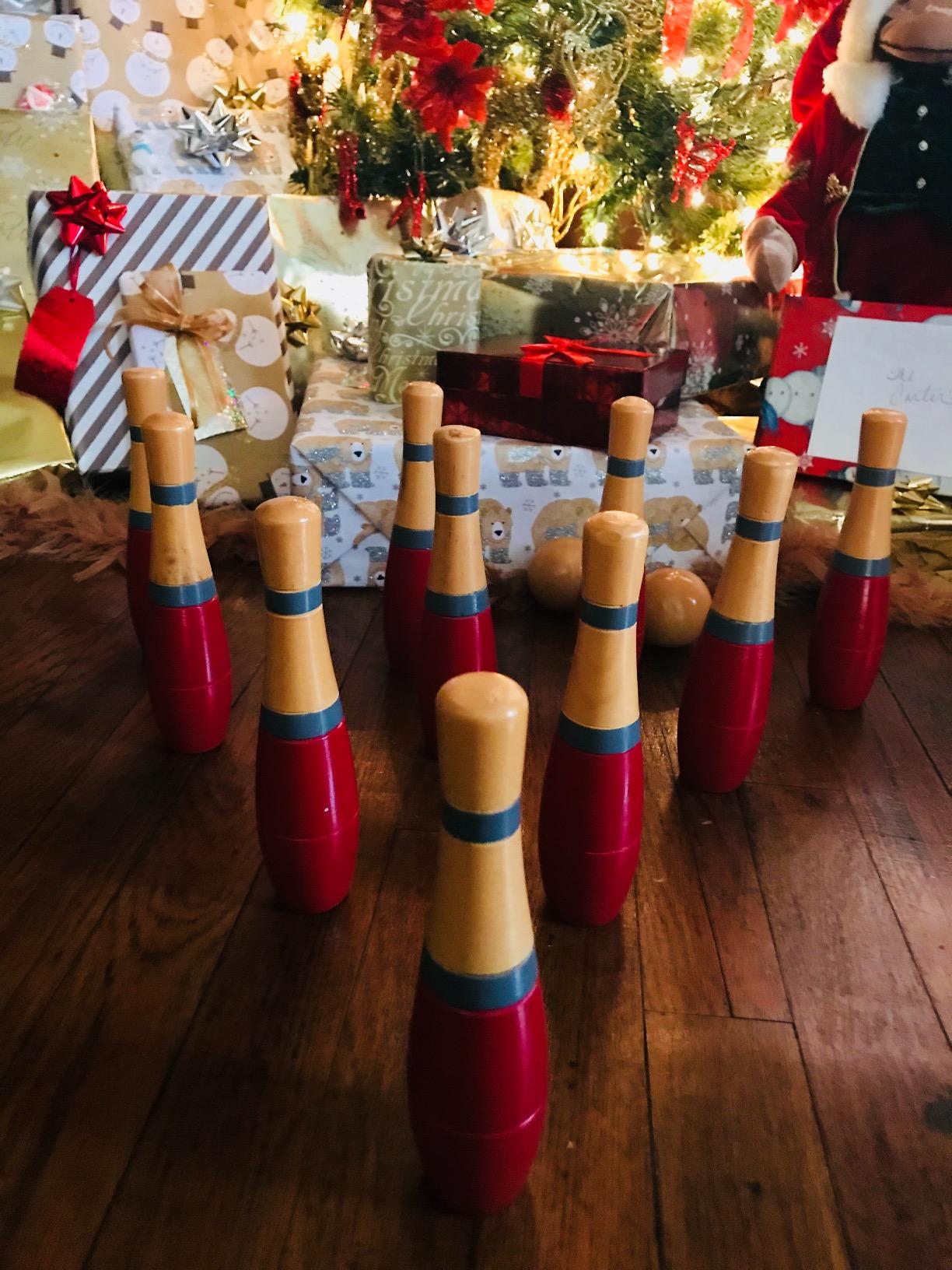 HEY! PLAY! 13-Piece Wood Bowling Set - Indoor/Outdoor Bowling Game for Adults and Kids Ages 3 and Up - 10 Wood Pins, 2 Balls, and Carrying Bag (Blue) customer photo 1