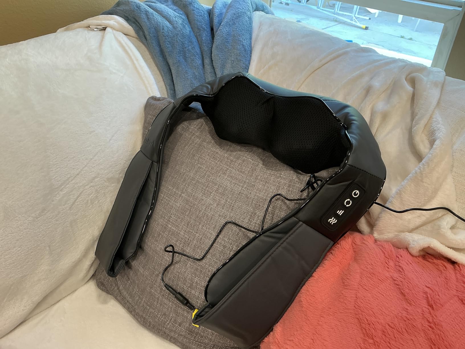 Nekteck Shiatsu Neck Massager with Heat for Pain Relief Deep Tissue, 2026 Upgraded 3D Back Shoulder Kneading Massage Pillow, Relaxation Gifts for Mom Dad Father's Day, Black(NOT Cordless) customer photo 2