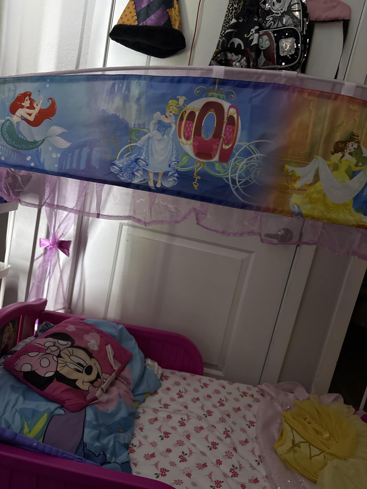 Delta Children Canopy Toddler Bed, Disney Frozen customer photo 2