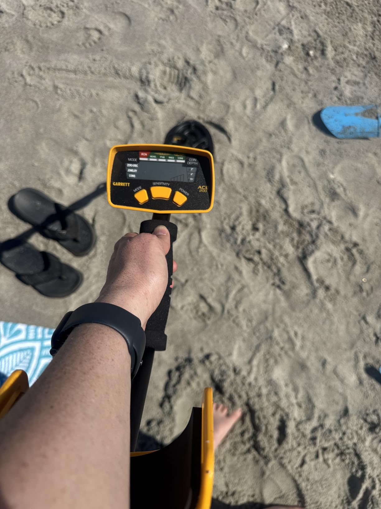 Garrett ACE 200 Metal Detector for Adults and Kids, Made in USA, Waterproof Search Coil customer photo 1