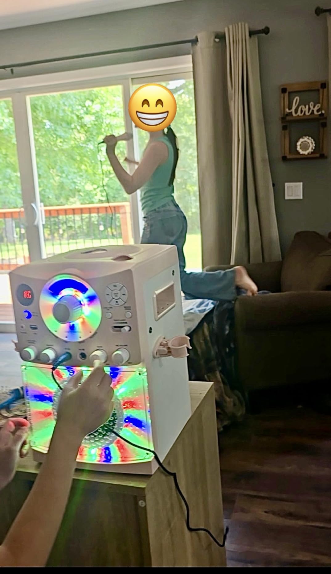 Singing Machine Portable Karaoke Machine for Adults & Kids with Wired Microphone, Built-In Speaker, Bluetooth with LED Disco Lights - Karaoke System with CD+G Player & USB Connectivity customer photo 1