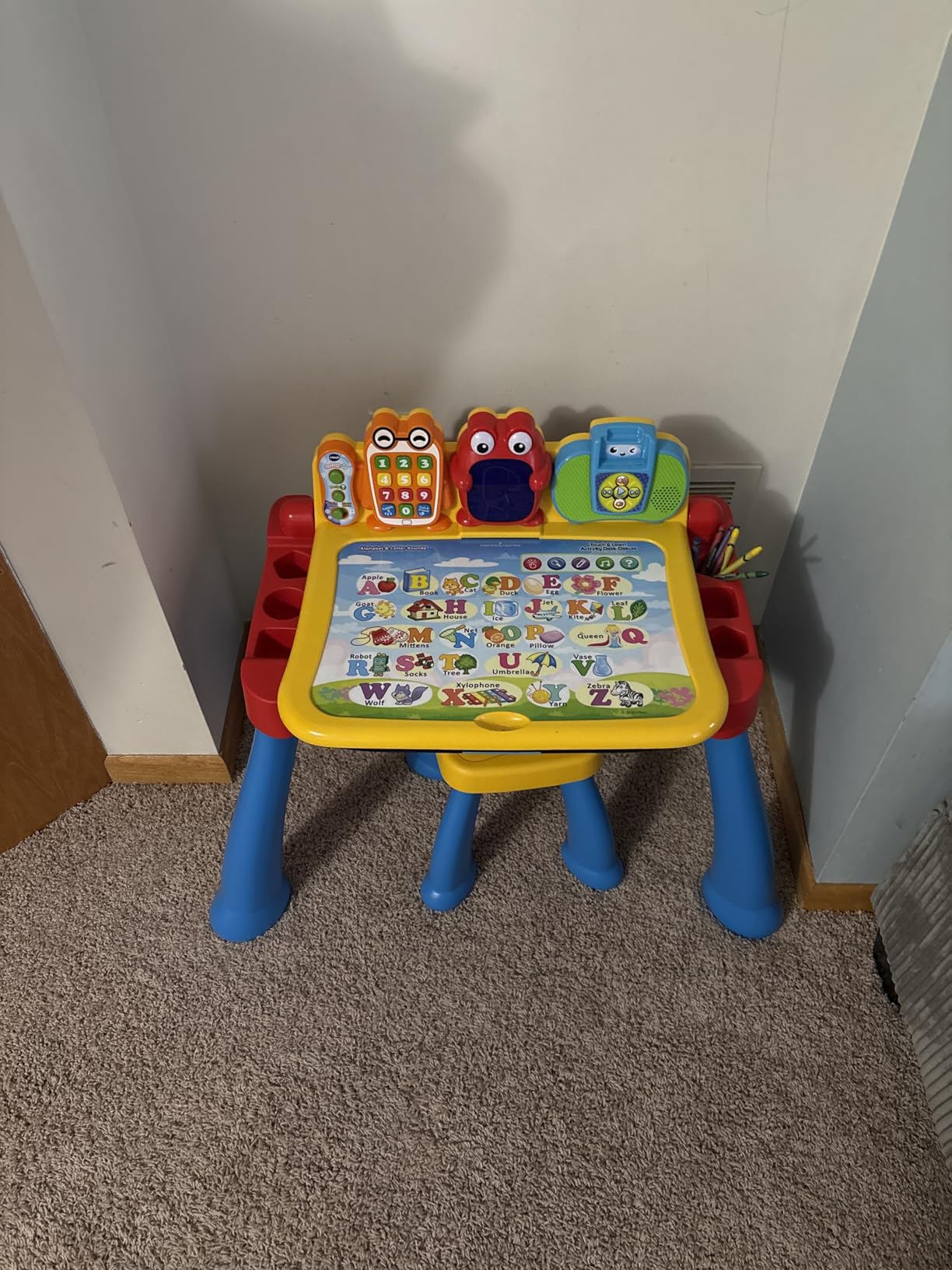VTech Touch and Learn Activity Desk Deluxe (Frustration Free Packaging) customer photo 2