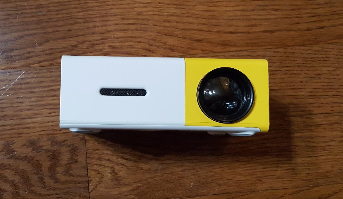 Mini Projector, Meer Portable Pico Full Color LED LCD Video Projector for Children Present, Video TV Movie, Party Game, Outdoor Entertainment with HDMI USB AV Interfaces and Remote Control customer photo 1