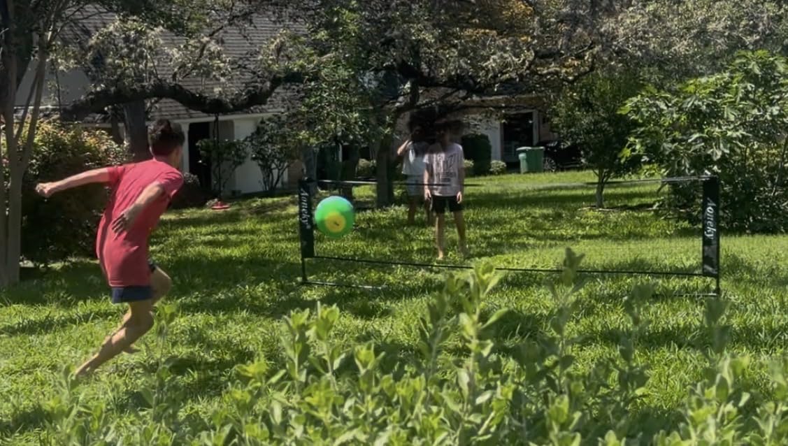 Aoneky Mini Portable Tennis Net for Driveway - Kids Soccer Tennis Net - Pickleball Net customer photo 1