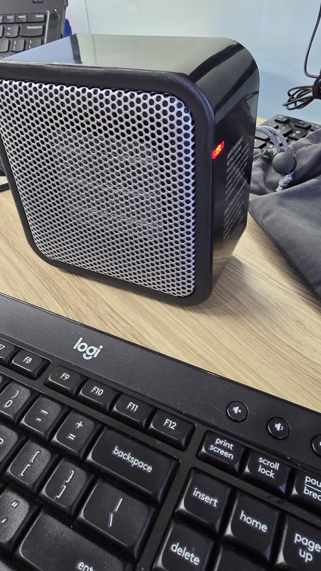 Amazon Basics Ceramic Space Heater, Portable Mini Heater for Office Desk, Indoor Use, 500W, With Tip-Over Protection, Lightweight 1.4 lbs, Pink, 5.9 x 3.2 x 6 inches customer photo 1