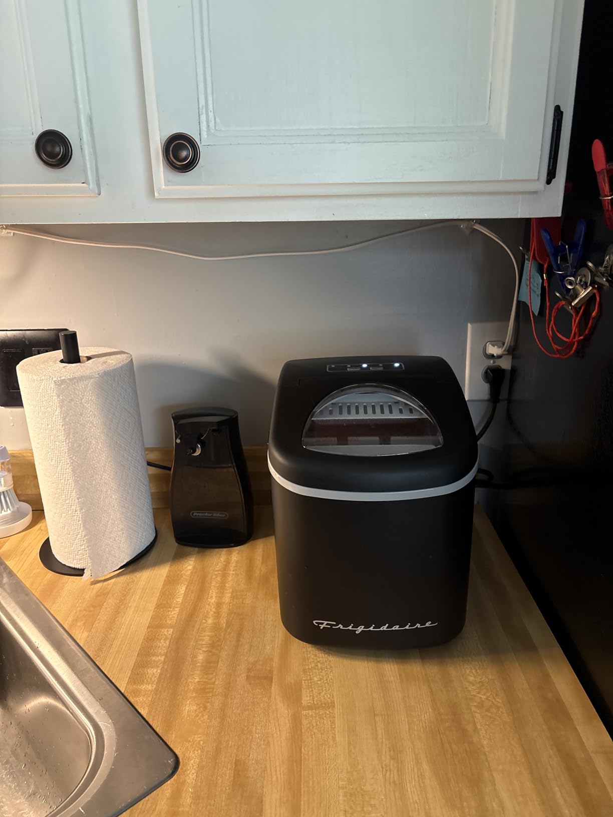 FRIGIDAIRE EFIC189-Silver Compact Ice Maker, 26 lb per Day, Silver customer photo 1