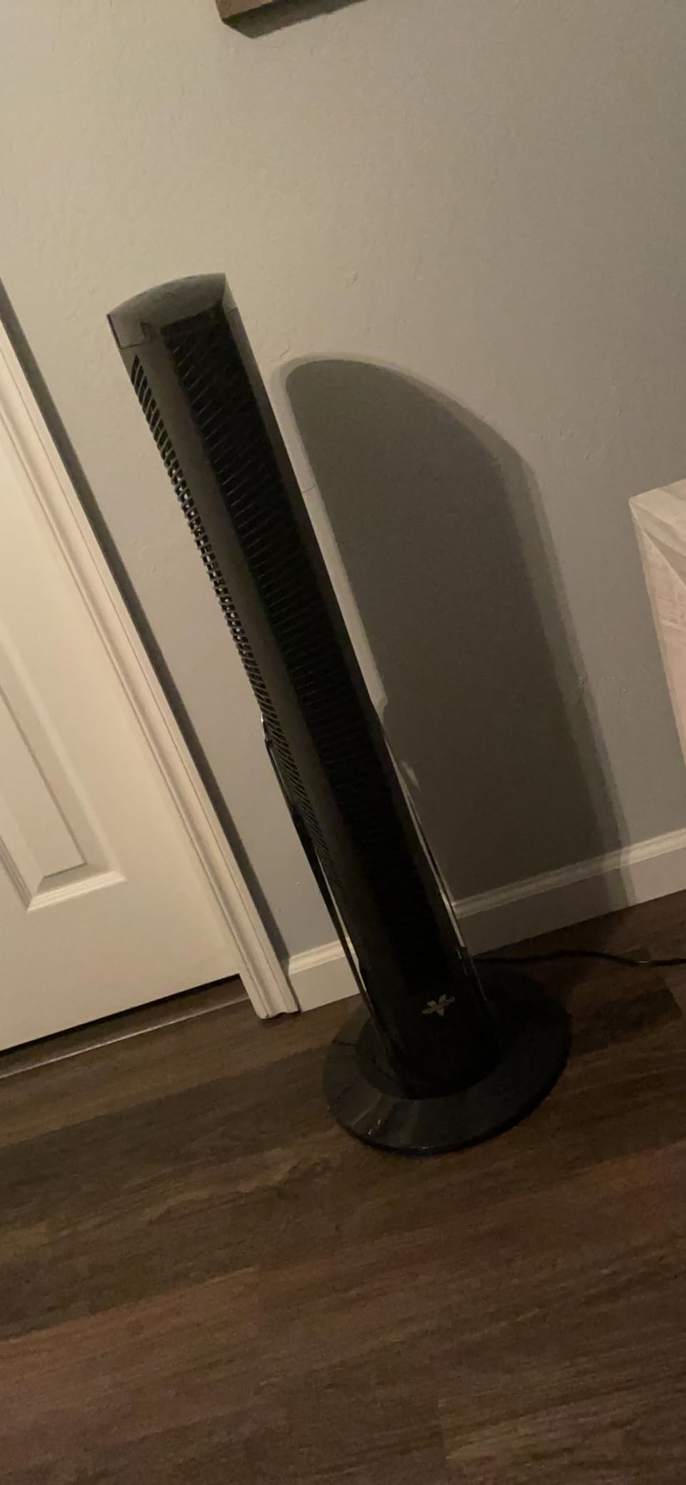 Vornado OSCR37 Oscillating Tower Fan and Air Circulator with Remote, Smooth Oscillation, Timer and Touch Controls, 37-Inch, Black customer photo 1