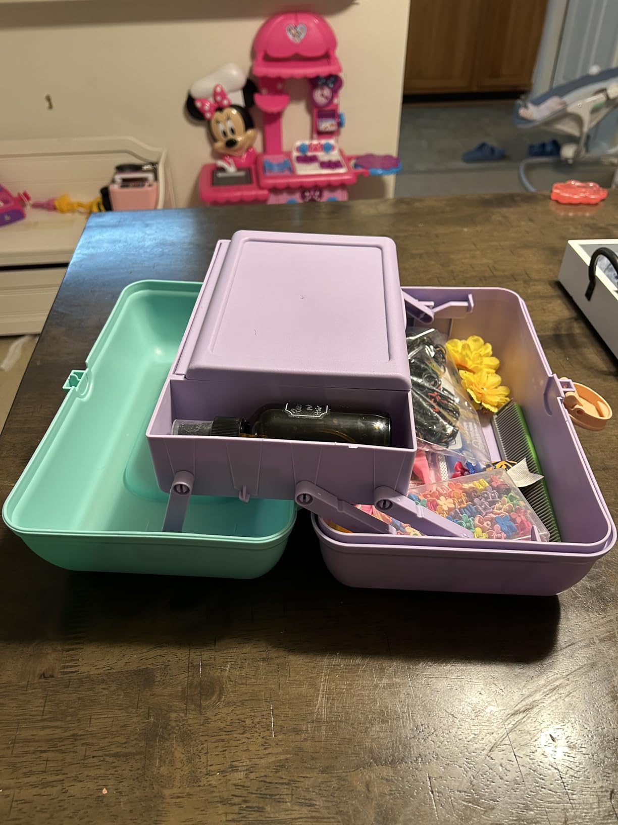 Caboodles On-The-Go Girl Makeup Box, Seafoam on Lavender, Hard Plastic Makeup Organizer Box, Built-In Mirror, Secure Latch for Safe Travel, Spacious Storage for Large Items customer photo 2