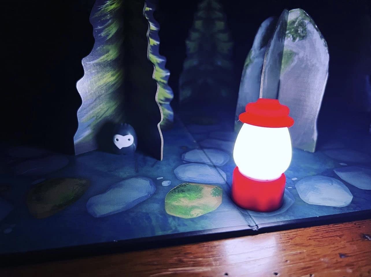 ThinkFun Shadows in the Forest - Unique Play-in-the-Dark Board Game | Ideal for Kids and Adults | Stimulating Brain Teaser | Innovative Gameplay customer photo 1