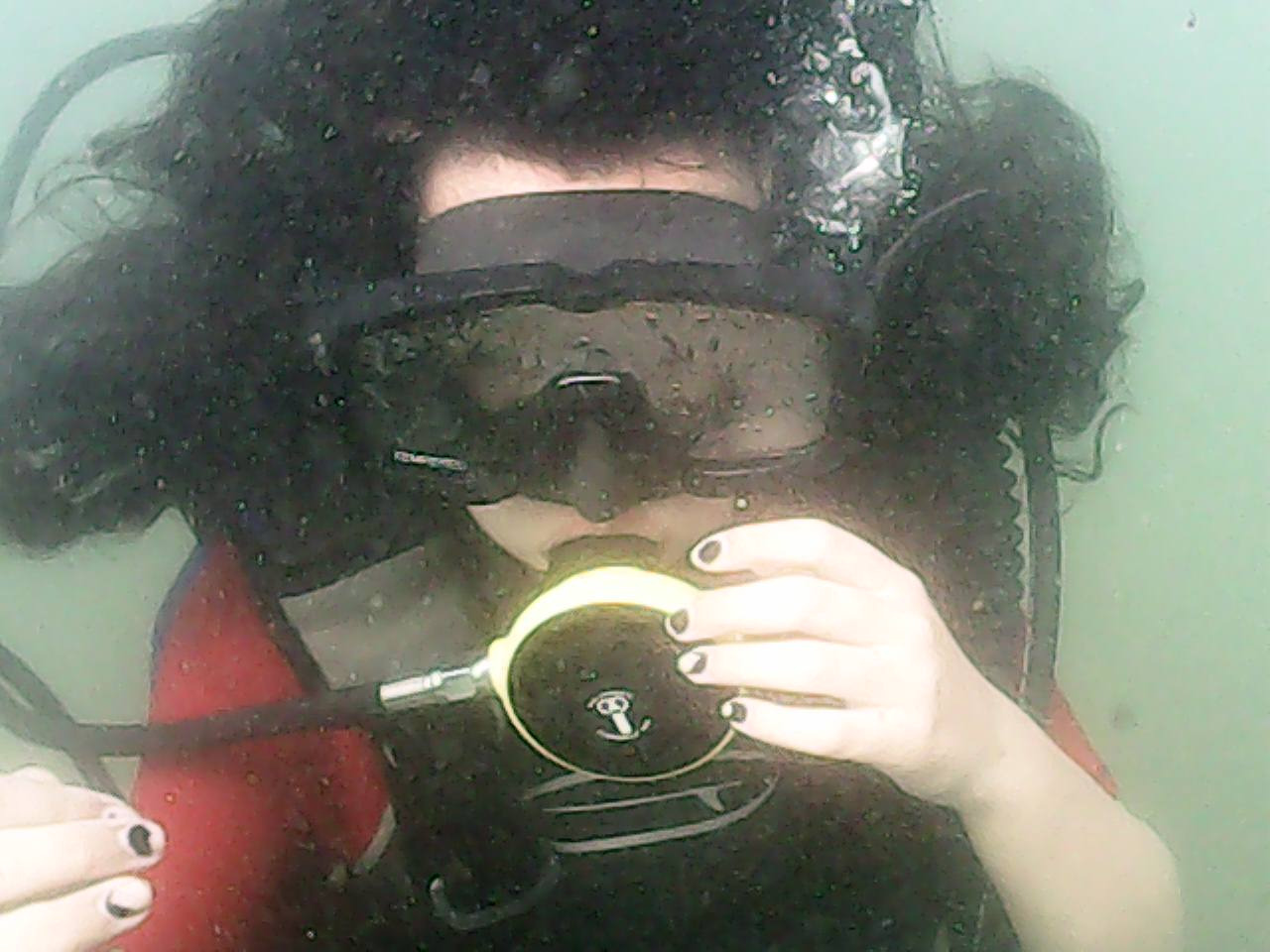 VEMONT Action Camera, 1080P 12MP Sports Camera, 30m/98ft Underwater Waterproof customer photo 1