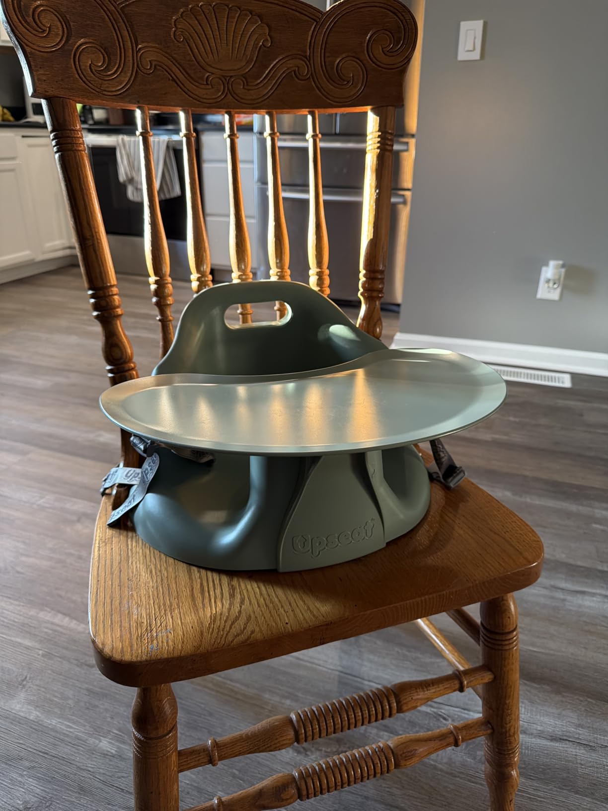 Upseat - The Original Ergonomic Baby Floor & Booster Seat with Tray, Developed with Physical Therapists for Upright Posture & Healthy Hip Development, 4-24 Months, Dishwasher-Safe Extra-Large Tray customer photo 1
