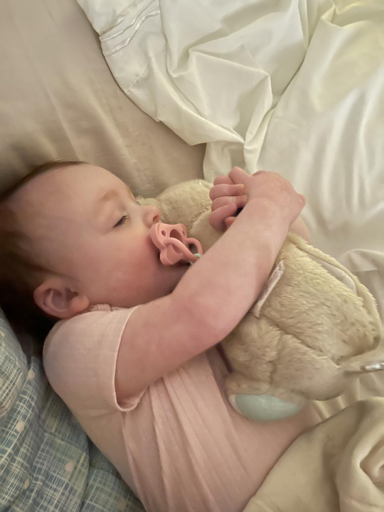 FISHER-PRICE BABY Toy Soothe 'n Snuggle Otter Portable Plush Sound Machine with Music Lights & Breathing Motion for Newborns 0+ Months customer photo 1