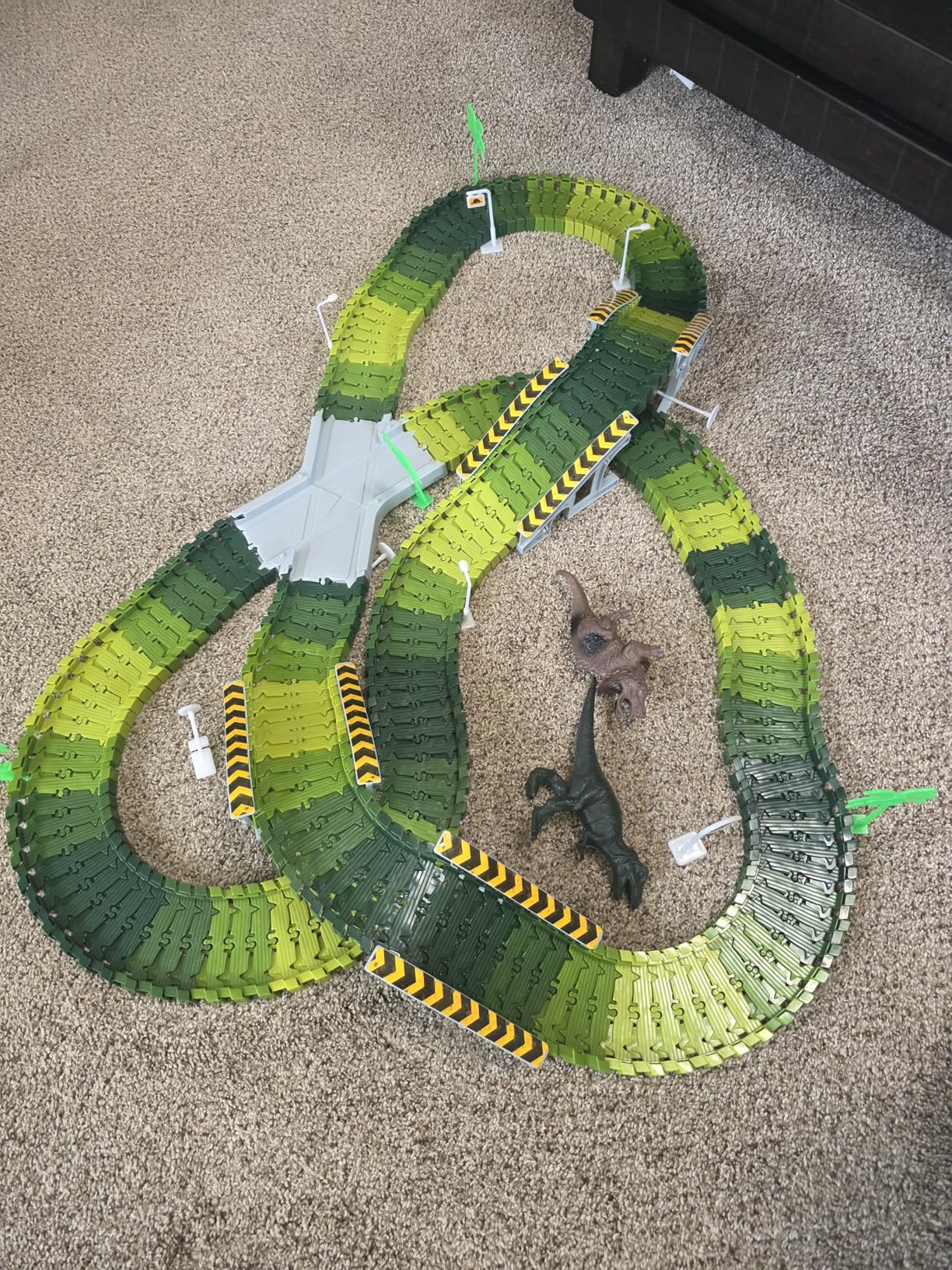 Dinosaur Toys, Create A Dinosaur World Road Race, Flexible Track Playset and 2 pcs Cool Dinosaur car for 3 4 5 6 Year & Up Old boy Girls Best Gift customer photo 1