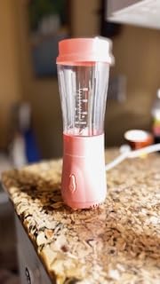Hamilton Beach Portable Blender for Shakes and Smoothies, 14 Oz BPA Free Travel Cup & Lid, Durable Stainless Steel Blades, Personal Smoothie Blender, 2 Jars - White (51102V) customer photo 2