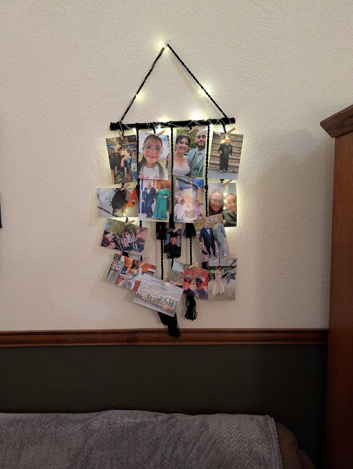 Homecor Hanging Photo Display Wall Decor, Macrame Wall Hanging Boho Room Bedroom Decor, Picture Frame Collage Board with Light 30 Clip, Christmas Teenage Teen Girl Gifts Ages 10 11 12 13 14 Years Old customer photo 2