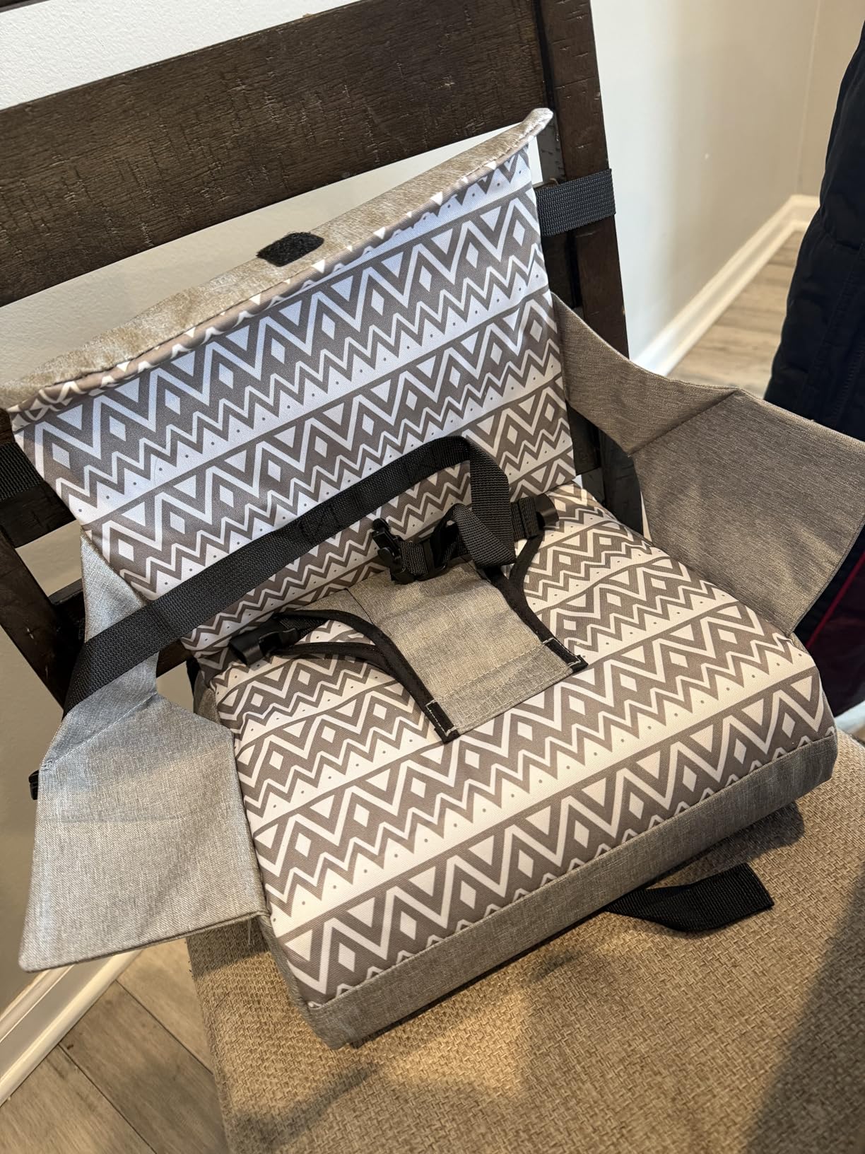 Dreambaby Grab 'N Go Travel Booster Seat - Portable Toddler High Chair for Dining (6M-3Y) with Storage & Shoulder Strap customer photo 1