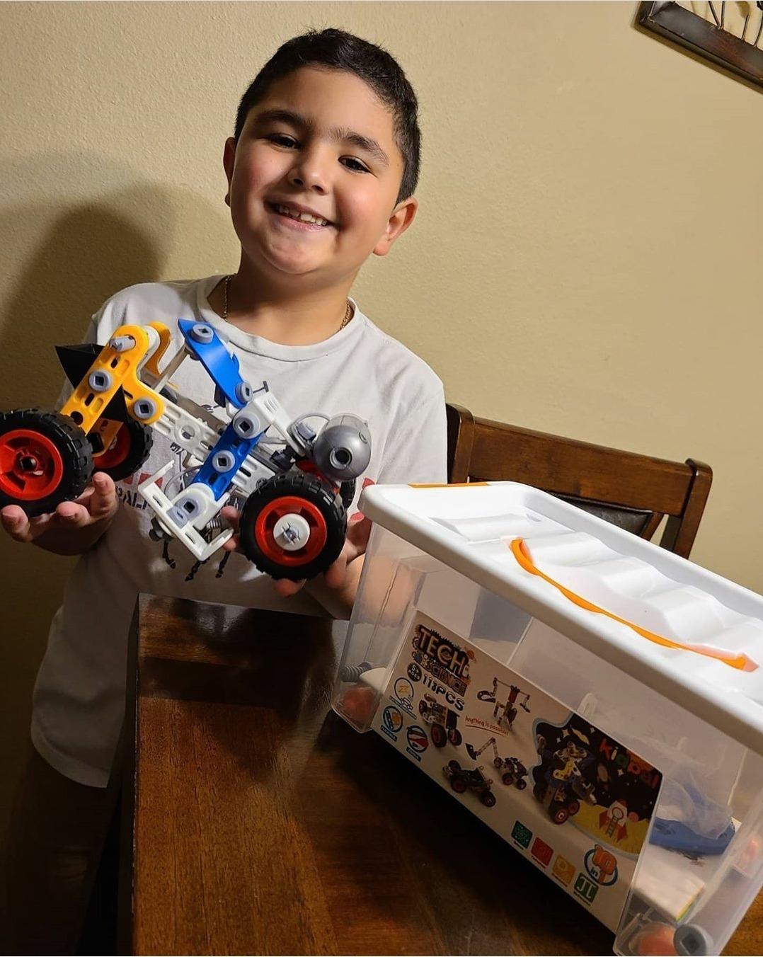 Erector Set for Boys 6-12, Building Toys for Kids Ages 4-8, 5 in 1 STEM Toys Ages 4-7 with Electric Power Motor, Construction Toys for Age 5 7 8 9 Years Old, 113 PCS DIY customer photo 2