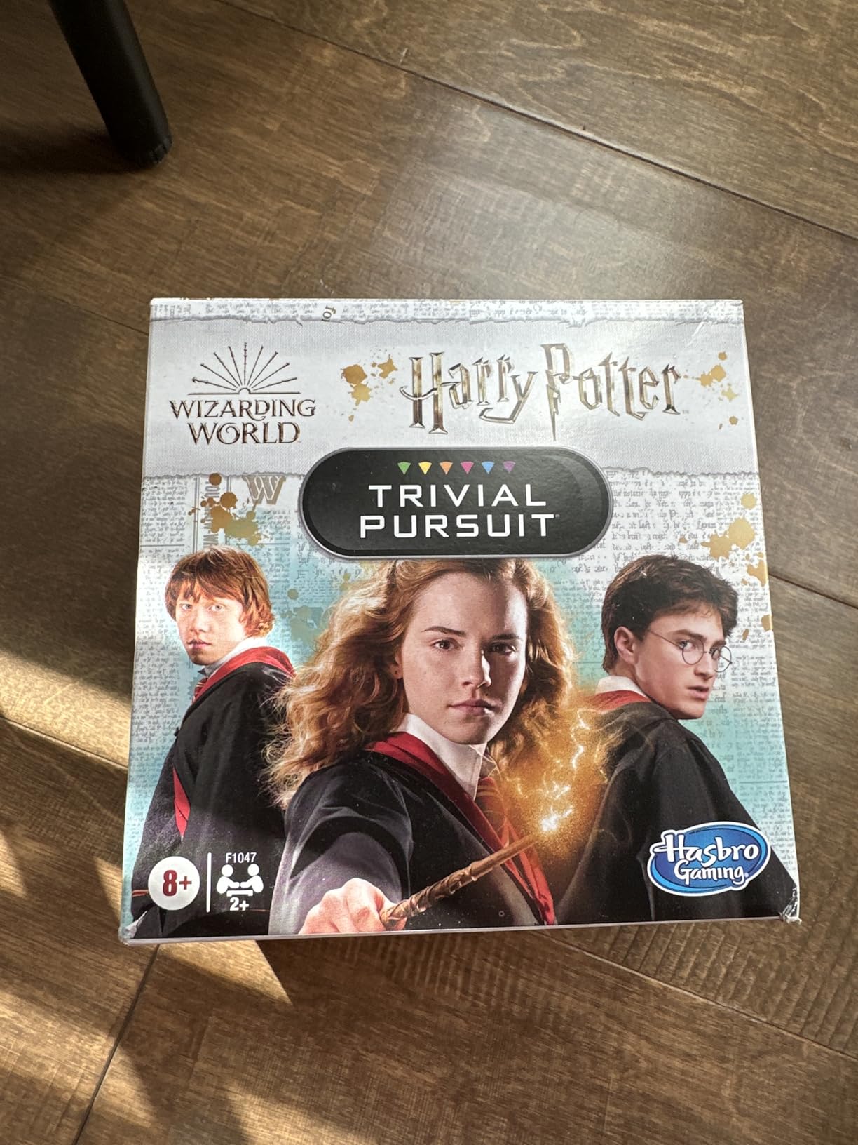 Hasbro Gaming Trivial Pursuit: Wizarding World Harry Potter Edition Compact Trivia Game, 2+ Players, 600 Trivia Questions, 8+ (Amazon Exclusive) customer photo 1
