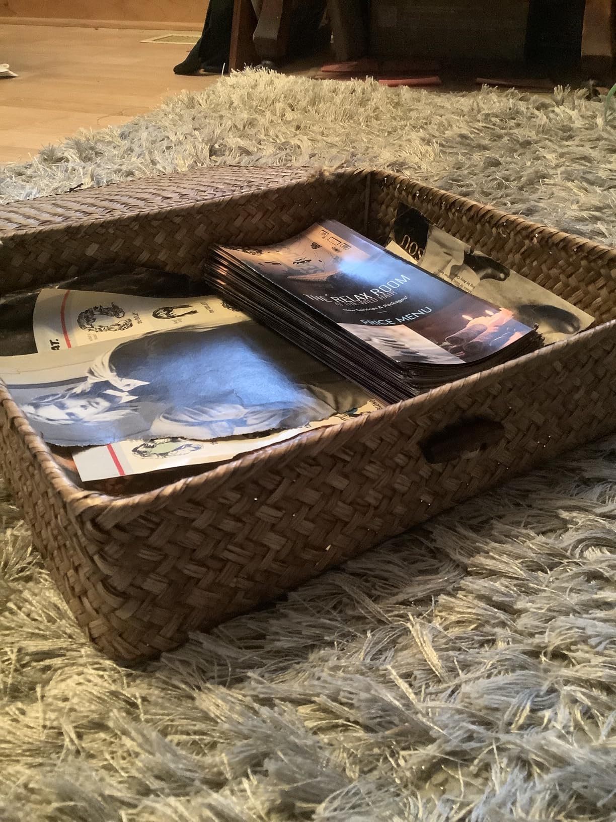 Hipiwe Set of 2 Flat Woven Wicker Storage Bins with Lid Natural Seagrass Basket Multipurpose Home Boxes for Shelf Organizer (Coffee) customer photo 2