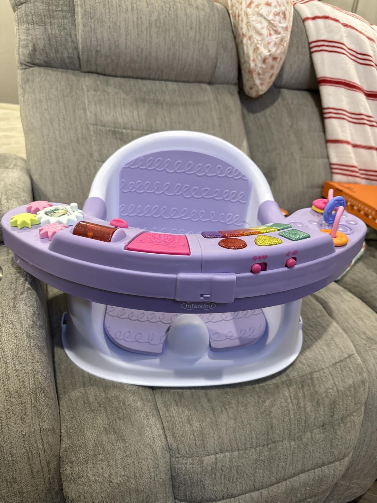 Infantino Music & Lights 3-in-1 Discovery Seat & Booster, Interactive Toddler Seat for Dining Table or Kitchen Chair, Baby Activity Center & Snack Tray, 20 Sounds & Songs, Lightweight Baby Essentials customer photo 2