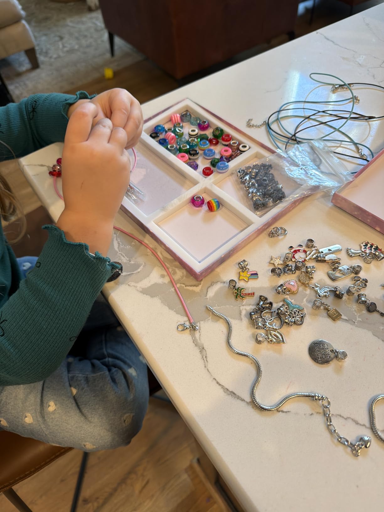 AMAZING TIME 130 Pcs Charm Bracelet Making Kit, Jewelry Toy for Girl Age 8-12 Beads Craft Set for 5 6 7 8 9 10 11 12 Year Old Teenage Birthday Gift customer photo 1