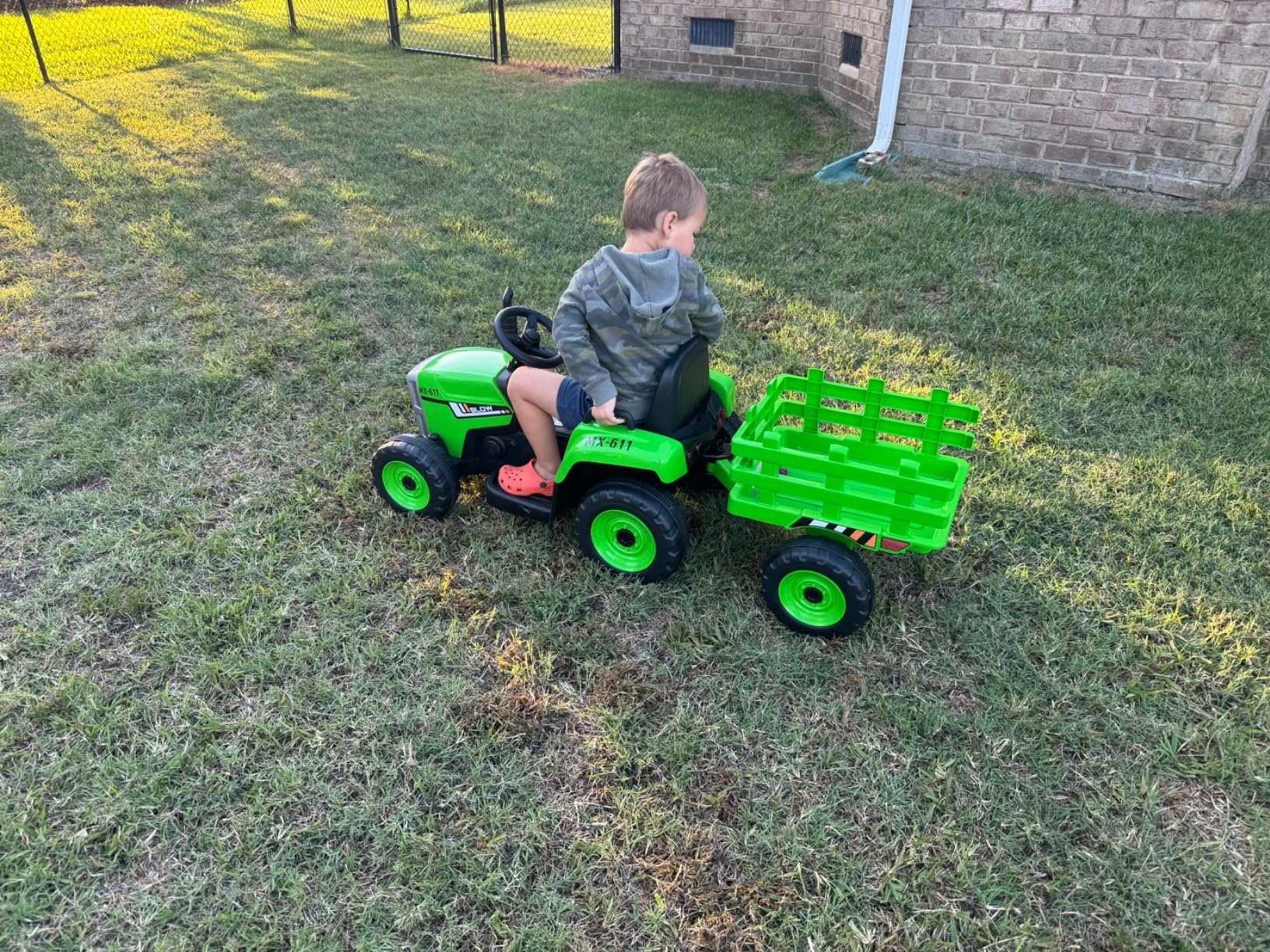 HONEY JOY Ride On Tractor with Trailer, 12V Battery Powered Electric Toy Tractor with Remote Control, 3-Gear-Shift, LED Lights, Horn, Music (Pink) customer photo 2