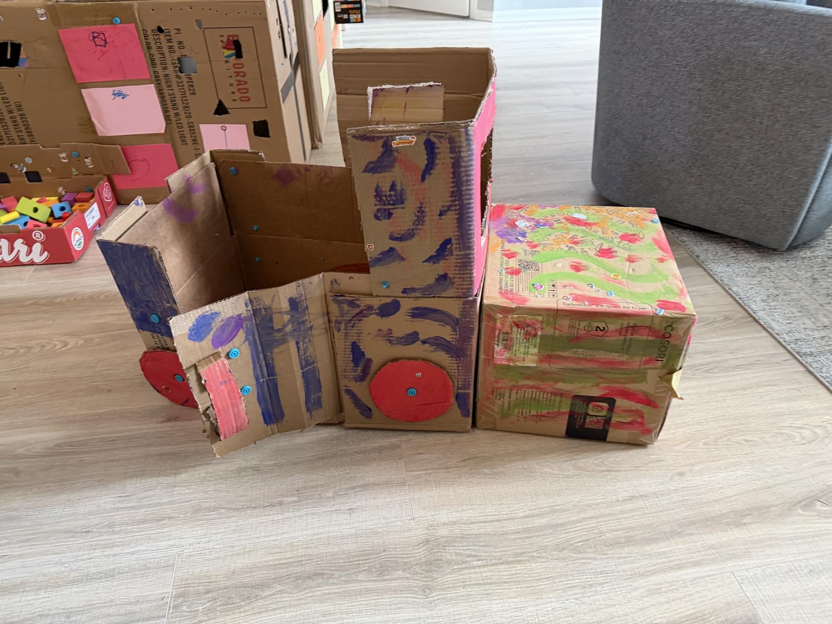 Makedo Discover | Upcycled Cardboard Construction Tool Kit in Small Toolbox (126 Pieces) | STEM + STEAM Educational Toys for at Home Play + Classroom Learning | Reusable Tools for Boys & Girls Age 5+ customer photo 1