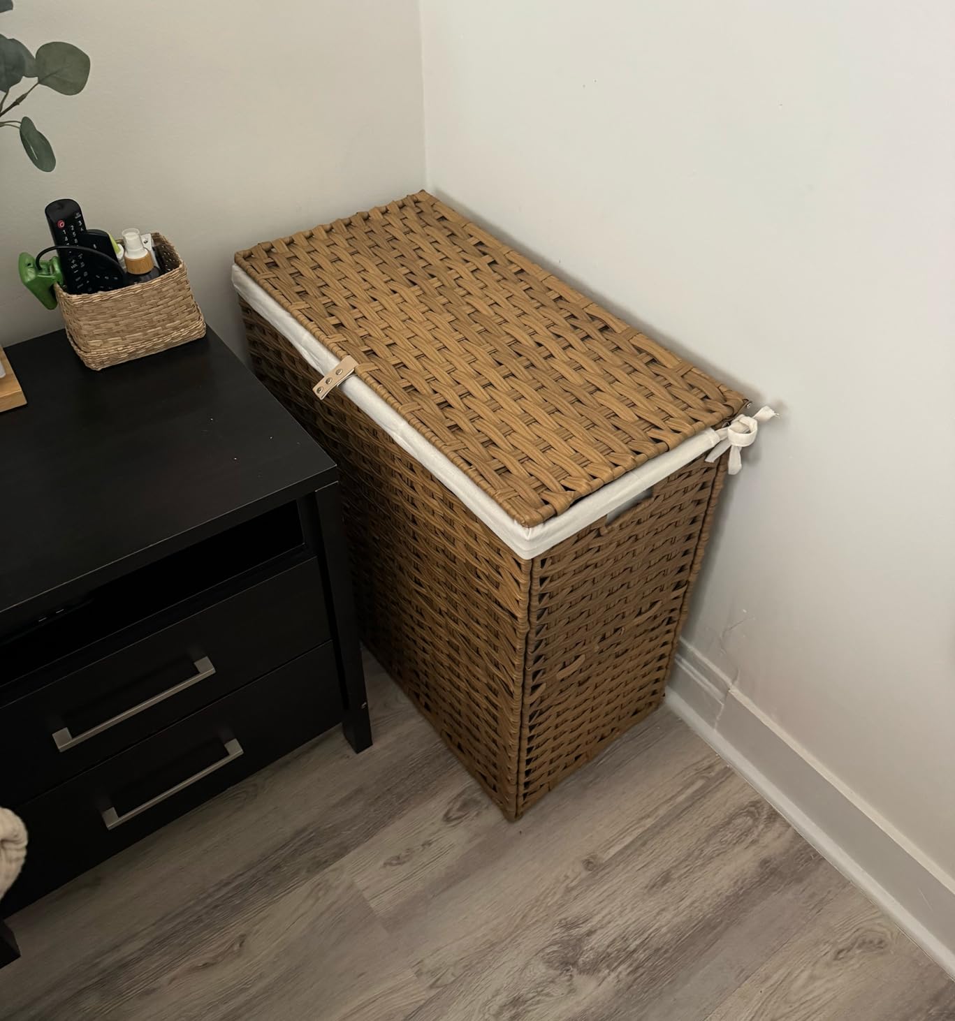Greenstell Laundry Hamper with Lid, 125L Large Clothes Hamper with 3 Section & 2 Section Removable Liner Bags & 5 Mesh Laundry Bags, Handwoven Synthetic Rattan Divided Laundry Basket, Natural customer photo 1