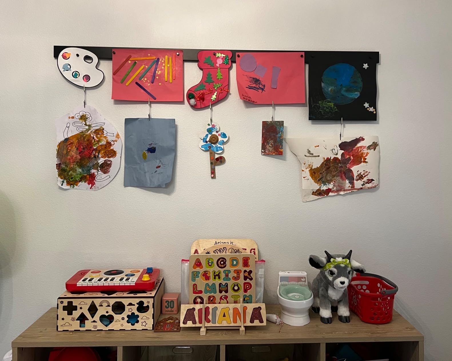 Mitus Picture Hanging System - Display Children Kid's Artwork Frame - 28