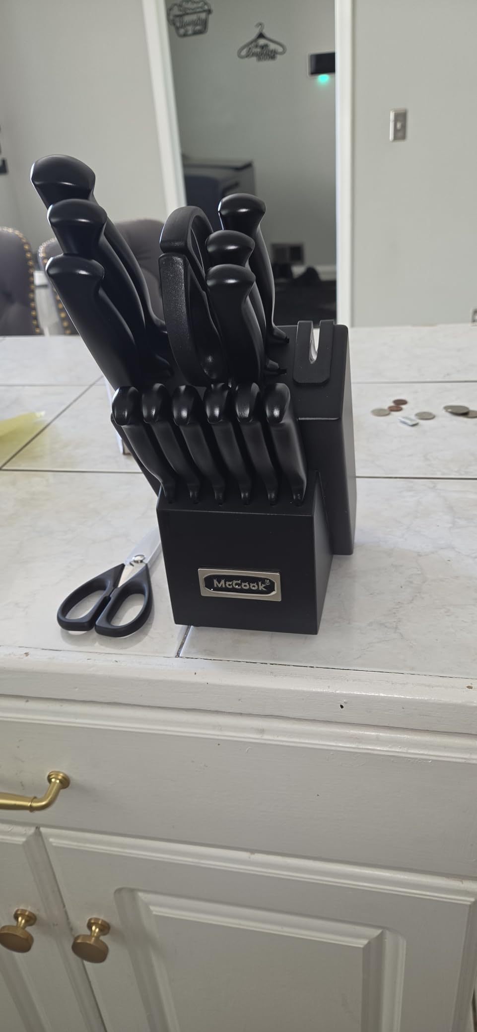 McCook Knife Sets, German Stainless Steel Knife Block Sets with Built-in Sharpener, 15 Piece Chef Knife and More, Razor Sharp, Restaurant Grade, Anti-Rust, Elegant Box for Gift customer photo 1