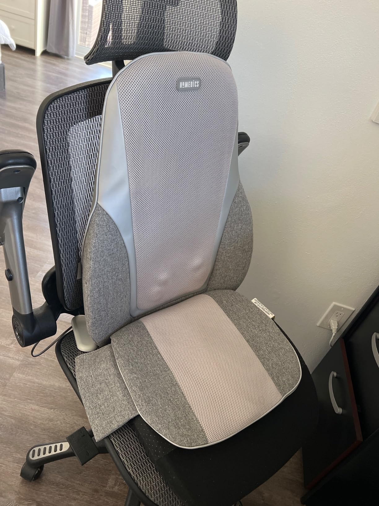 Homedics Shiatsu Back Massage Cushion with Heat, Deep Kneading & Vibration, Handheld Remote, Lumbar Vibration Waves, 3 Massage Zones, Upper, Lower, Full Back, Fits Most Chairs, Premium Fabric, Grey customer photo 1