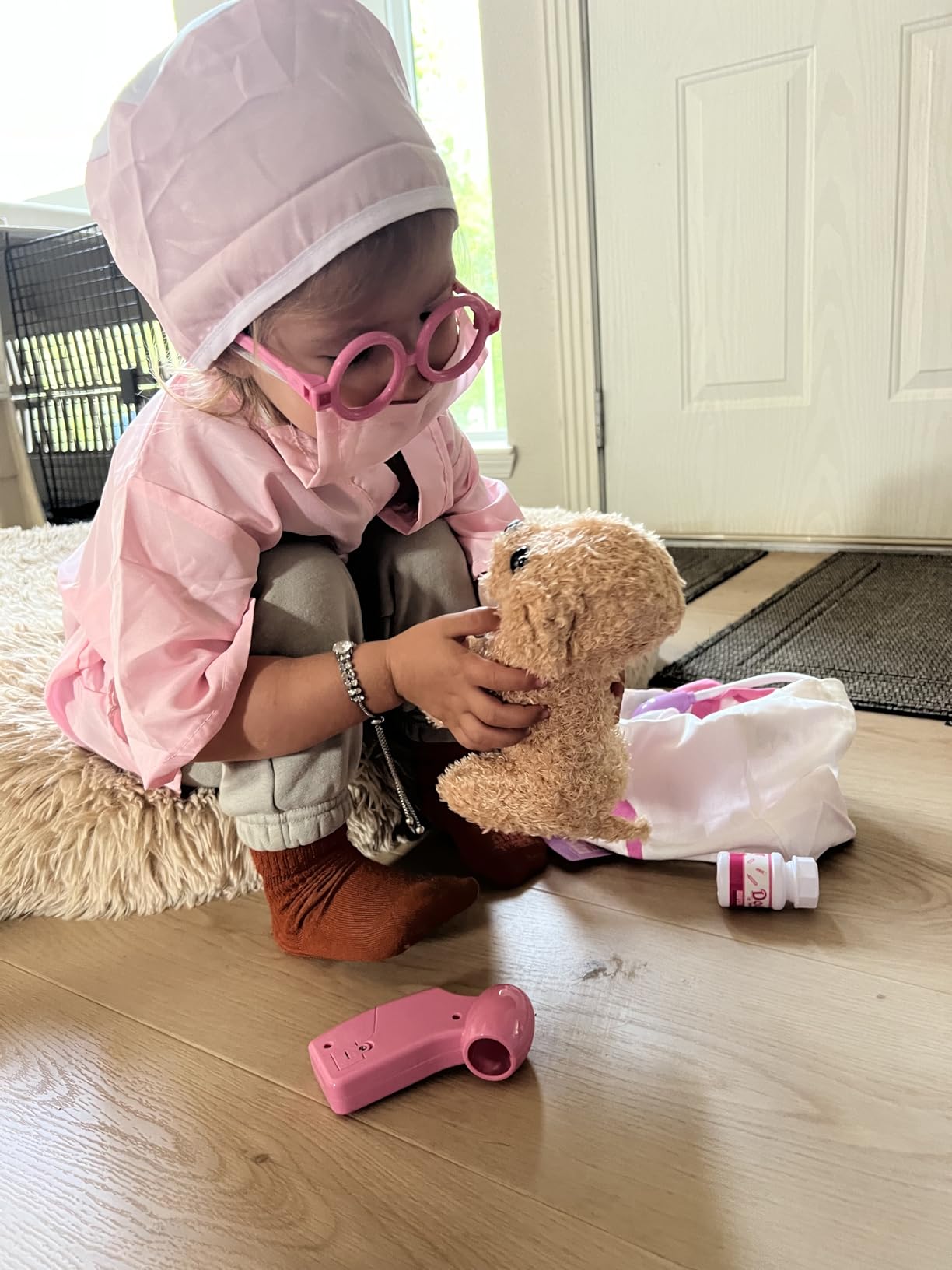Meland Toy Doctor Kit for Girls, Pretend Play Toy Doctor Set with Dog, Carrying Bag, Stethoscope & Dress Up Costume Gift for Kids Toddlers Ages 3 4 5 6 Year Old for Role Play customer photo 1