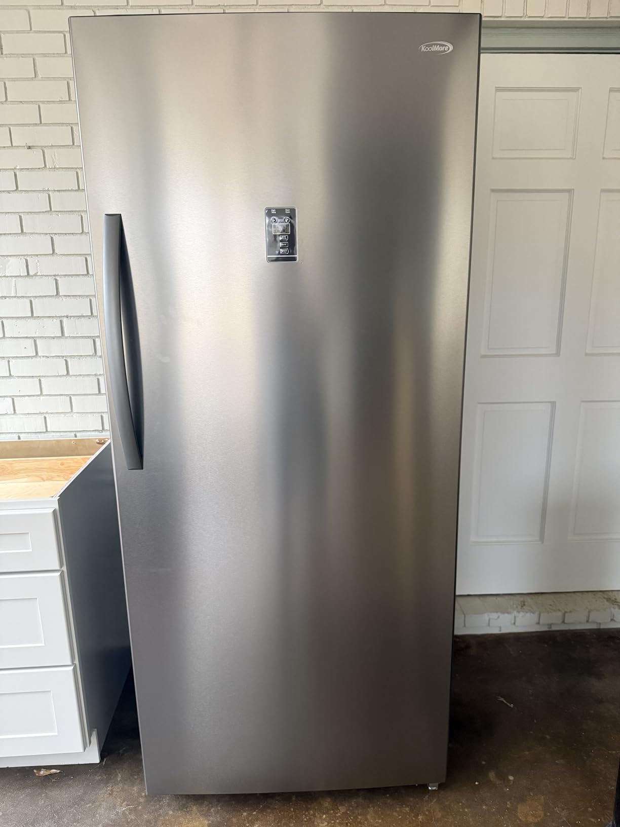 KoolMore Upright Freezer/Refrigerator Convertible, 2-in-1 Appliance, Home, Dorm, and Garage Ready Fridge/Freezer Storage for Fresh or Frozen Food and Drinks, Wire Shelves and Drawer [White] (RUF-17C) customer photo 2