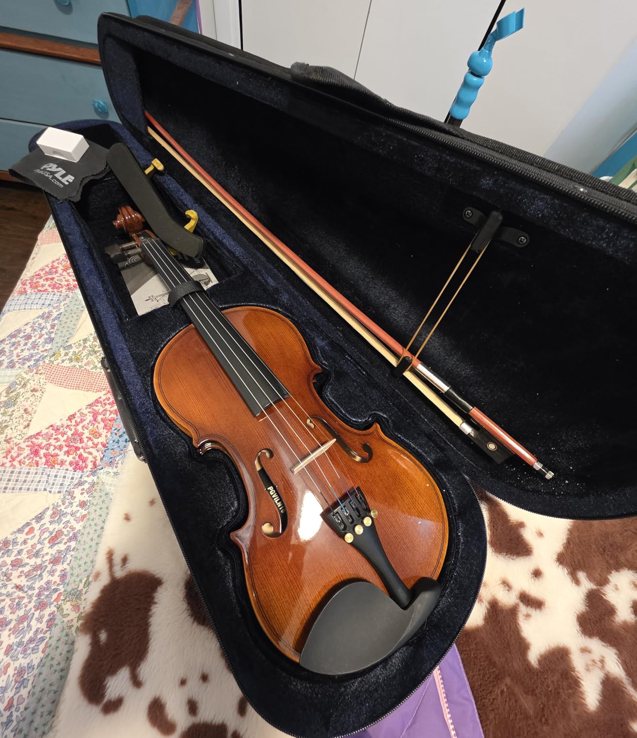 Pyle 1/4 Size Beginner Violin Starter Kit, Violin Starter Package with Travel Case & Bow, Extra Strings, Digital Tuner, Shoulder Rest & Cleaning Cloth for Students, Kids, Adults customer photo 1