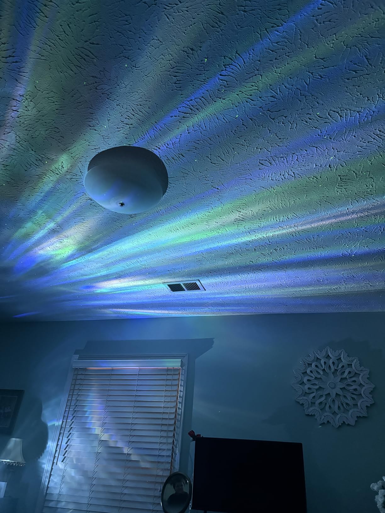 ENOKIK Galaxy Projector, Star Aurora Projector Built-in Bluetooth Speaker, Night Light for Kids Adults, White Noise Light for Home Decor/Relaxation/Party/Music/Gift (Black) customer photo 2
