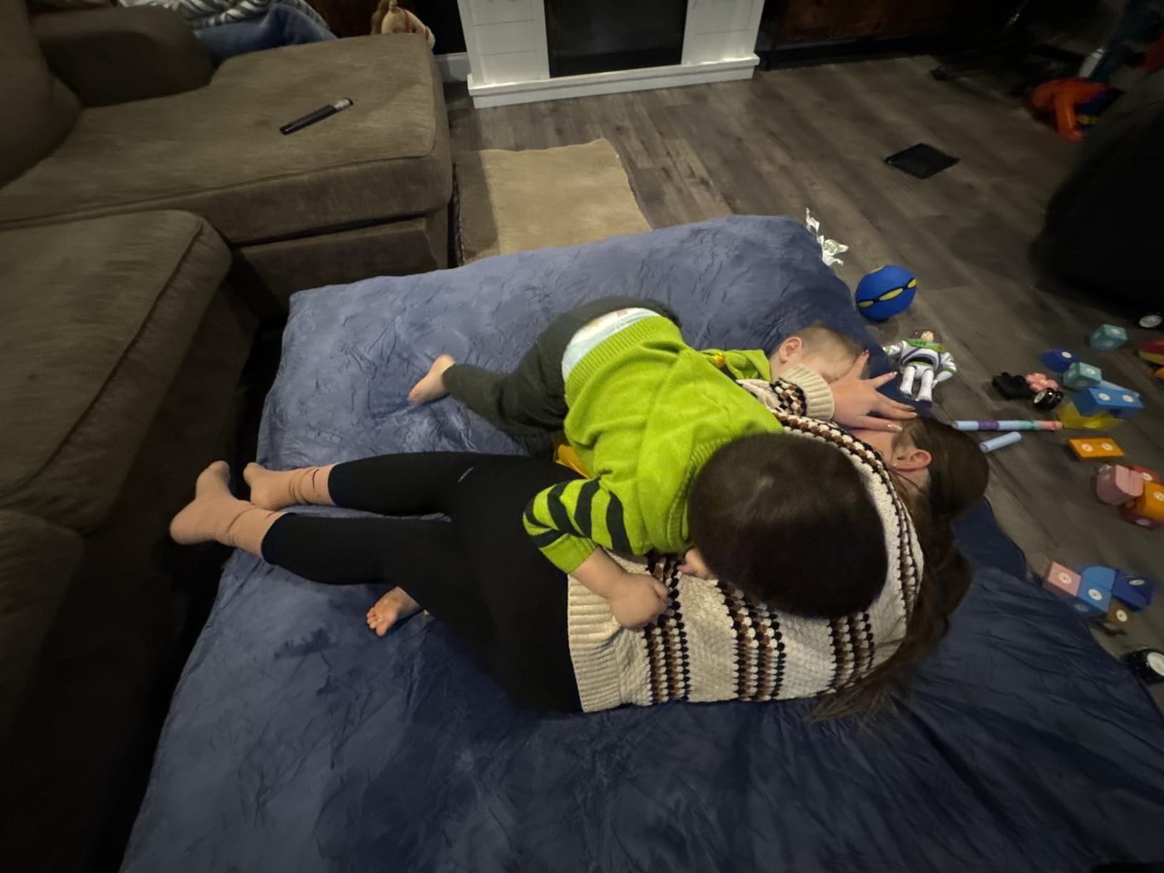 Cheer Collection Crash Pad - Crash Pads for Kids Sensory with Washable Cover - Sensory Room Must Haves - Crash Mat (4' x 4' FT) customer photo 1