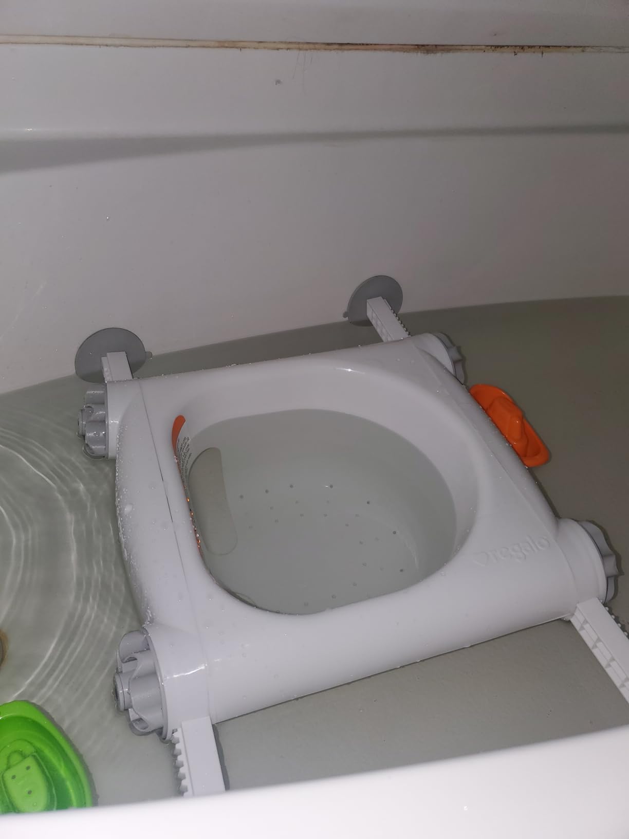 Regalo Baby Basics Baby Bath Seat with Suction Cups, Sit-Up Bath Support for Infants, Secure Baby Bath Chair for Bathtub, Easy Clean with Drain Holes, Fits Standard Tubs, White customer photo 2