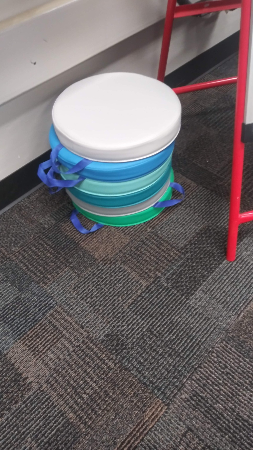 ECR4Kids SoftZone Floor Cushions, Round, Flexible Seating, Seafoam, 6-Piece customer photo 2