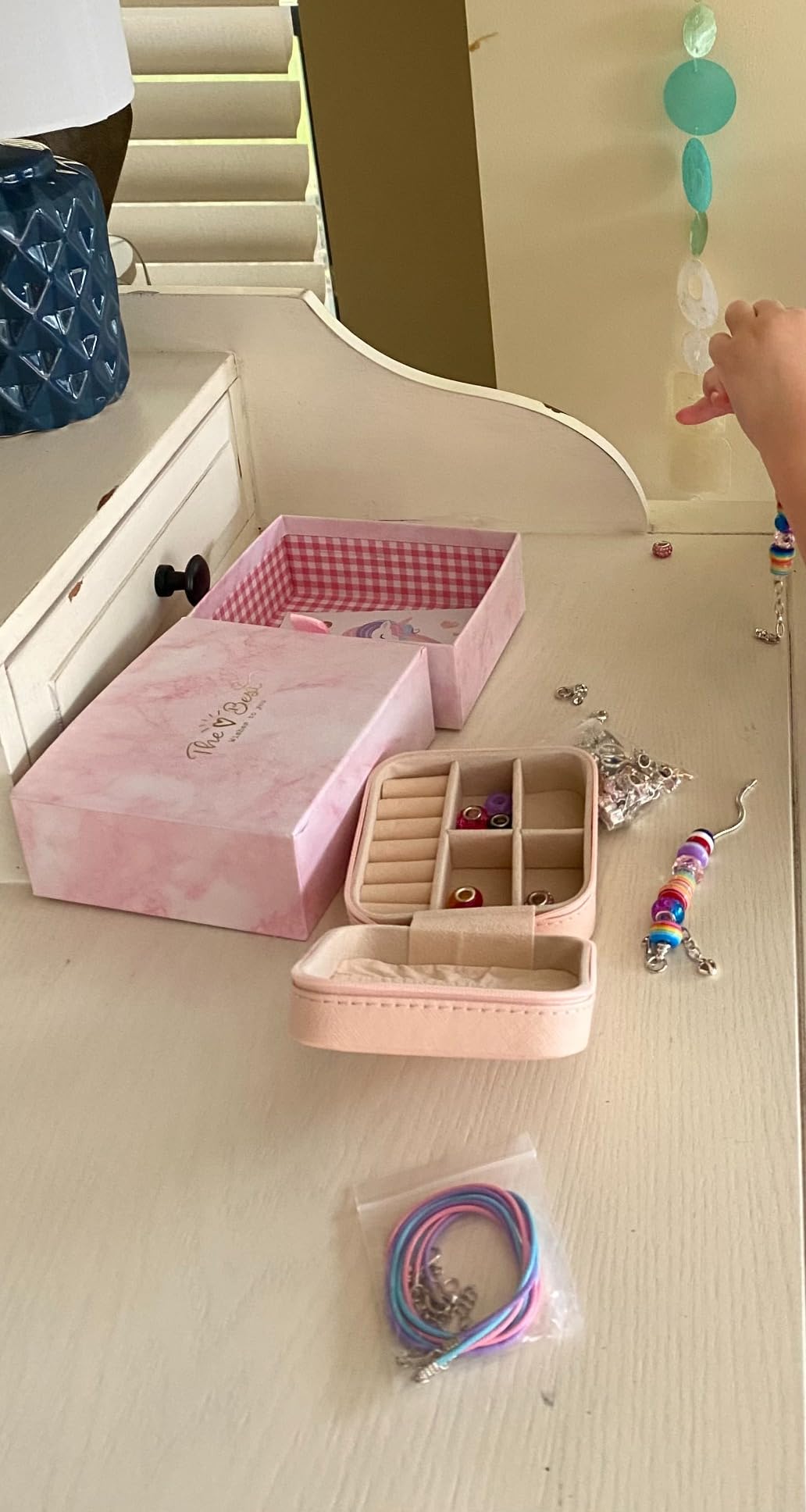 ELLENER Charm Bracelet Jewelry Making Kit - A Perfect Birthday Holiday Gift for Girls Age 6 7 8 9 10 with Portable Jewelry Box, Cute & Sparkling to Inspire Creativity and Self-Expression, Great Value customer photo 1
