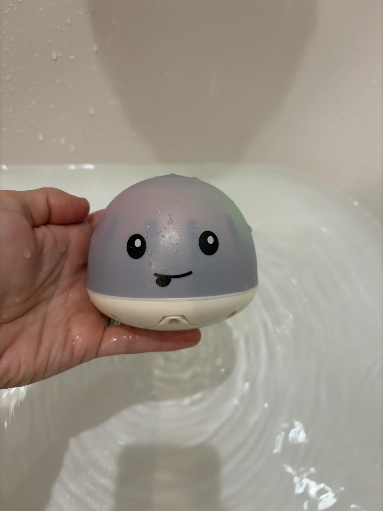 ANGGIKO Baby Bath Toys, Light Up Whale Bath Toy Sprinkler, Toddler Bath Toys for Kids Ages 1-3, Baby 6-12-18 Months Bathtub Outdoor Water Table Toy customer photo 1