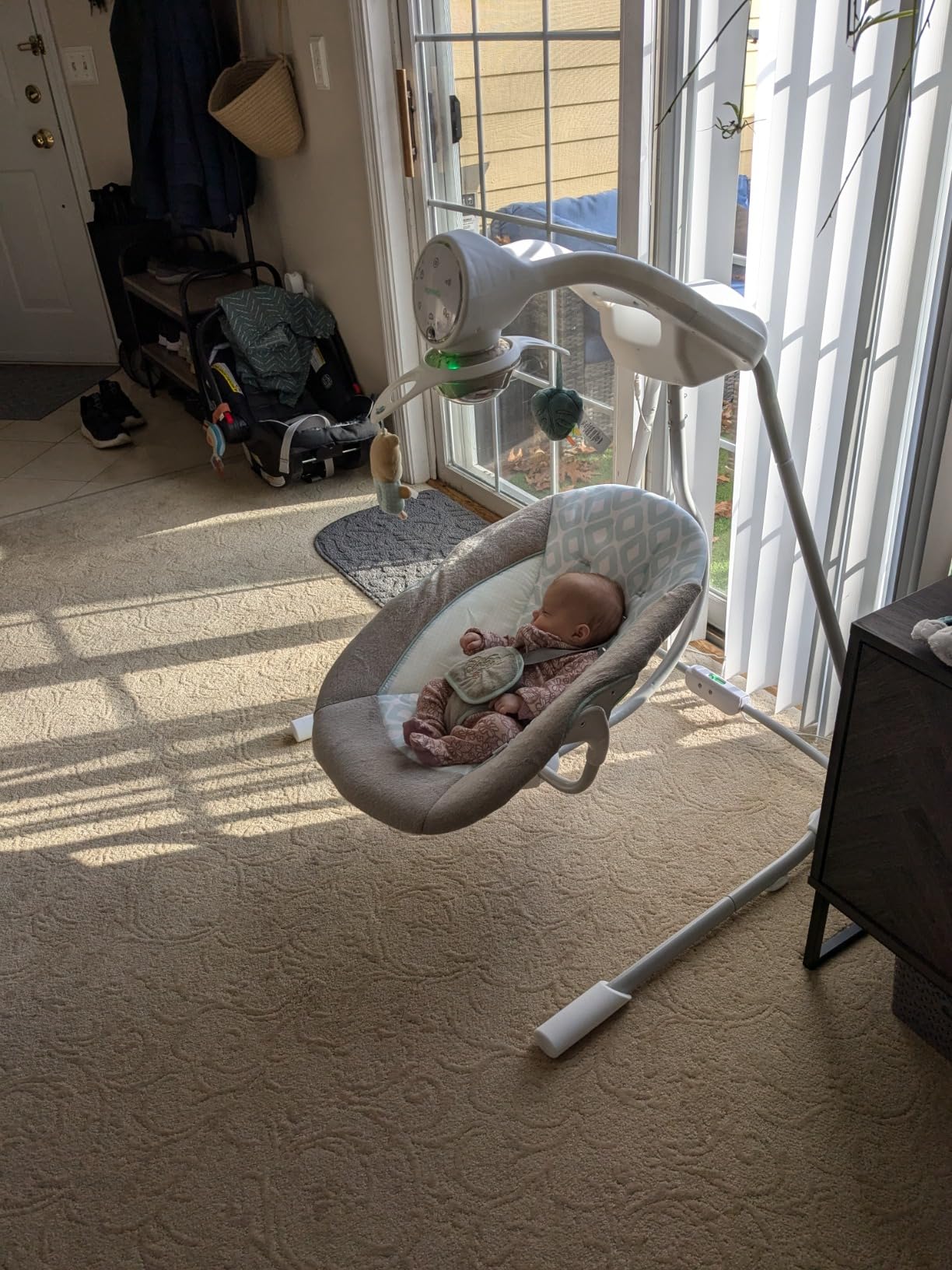 Ingenuity InLighten Soothing Swing - Swivel Infant Seat, Soothing Sounds, Lightweight Mesh - Dakota customer photo 1